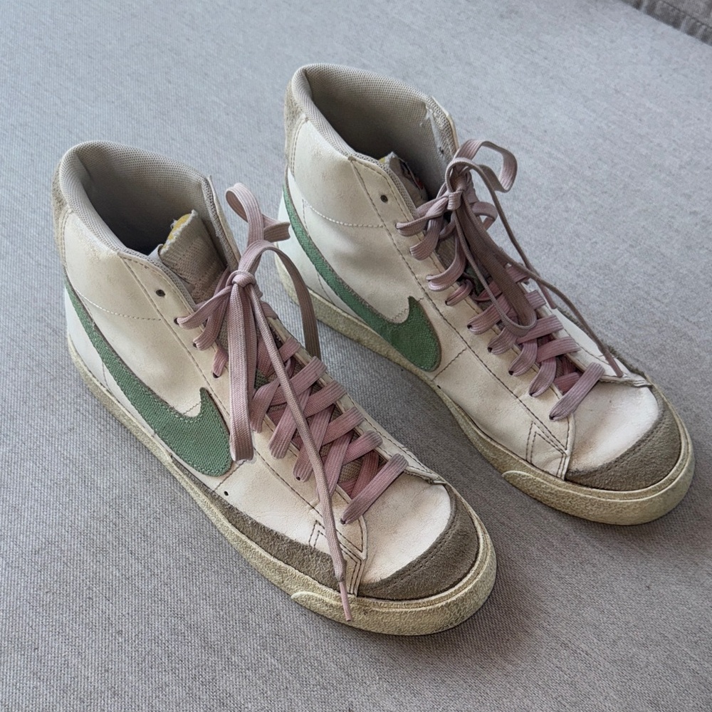 Nike Women's Mid Blazer ‘77 High-Top Sneakers - size 8.5 White and Green